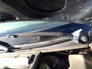 Foto de BRAZO LIMPIA DELANTERO IZQUIERDO BMW SERIE 3 COMPACTO (E46) 2.0 16V Diesel CAT (150 CV / 110 KW)