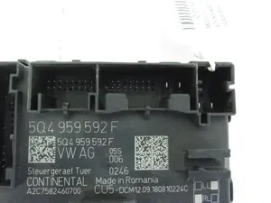 Foto de MODULO ELECTRONICO VOLKSWAGEN GOLF VII BERLINA (BQ1/BE2) 1.6 TDI (116 CV / 85 KW) referencia 5Q4959592F foto 2