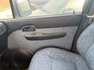 Foto de GUARNECIDO PUERTA DELANTERA DERECHA MITSUBISHI GALLOPER (HYUNDAI)(02.1998) 2.5 Turbodiesel (105 CV / 77 KW)