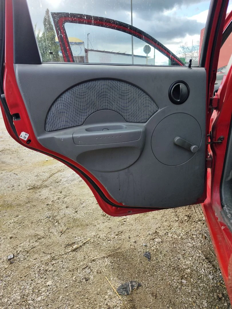Foto de GUARNECIDO PUERTA TRASERA IZQUIERDA CHEVROLET KALOS 1.2 CAT (72 CV / 53 KW)