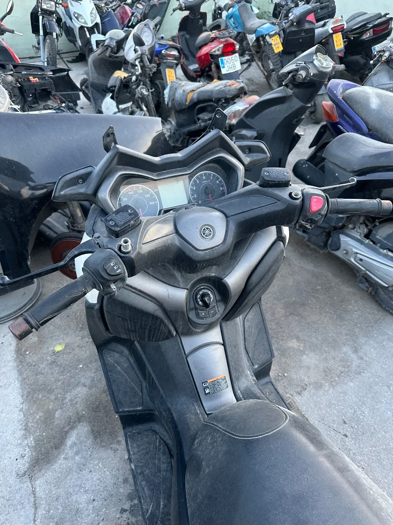 Foto de MANILLAR YAMAHA X-MAX 300 292 cm3 - 20.6 kW (0 CV / 0 KW)