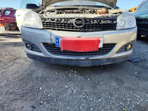 Foto de PARAGOLPES DELANTERO OPEL ASTRA H TWIN TOP 1.9 16V CDTI CAT (Z 19 DTH / LRD) (150 CV / 110 KW)
