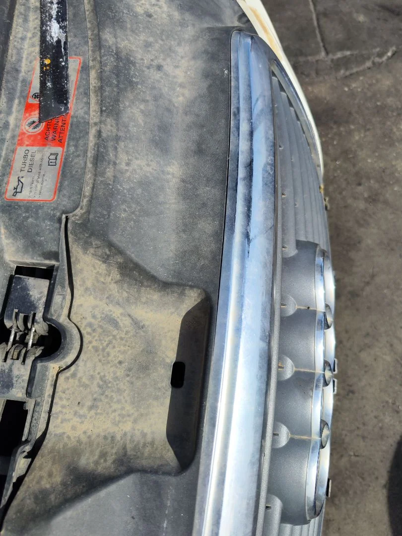 Foto de REFUERZO PARAGOLPES DELANTERO AUDI A6 BERLINA (4F2) 2.0 TDI (140 CV / 103 KW) referencia 4F0807111