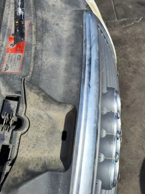 Foto de REFUERZO PARAGOLPES DELANTERO AUDI A6 BERLINA (4F2) 2.0 TDI (140 CV / 103 KW) referencia 4F0807111