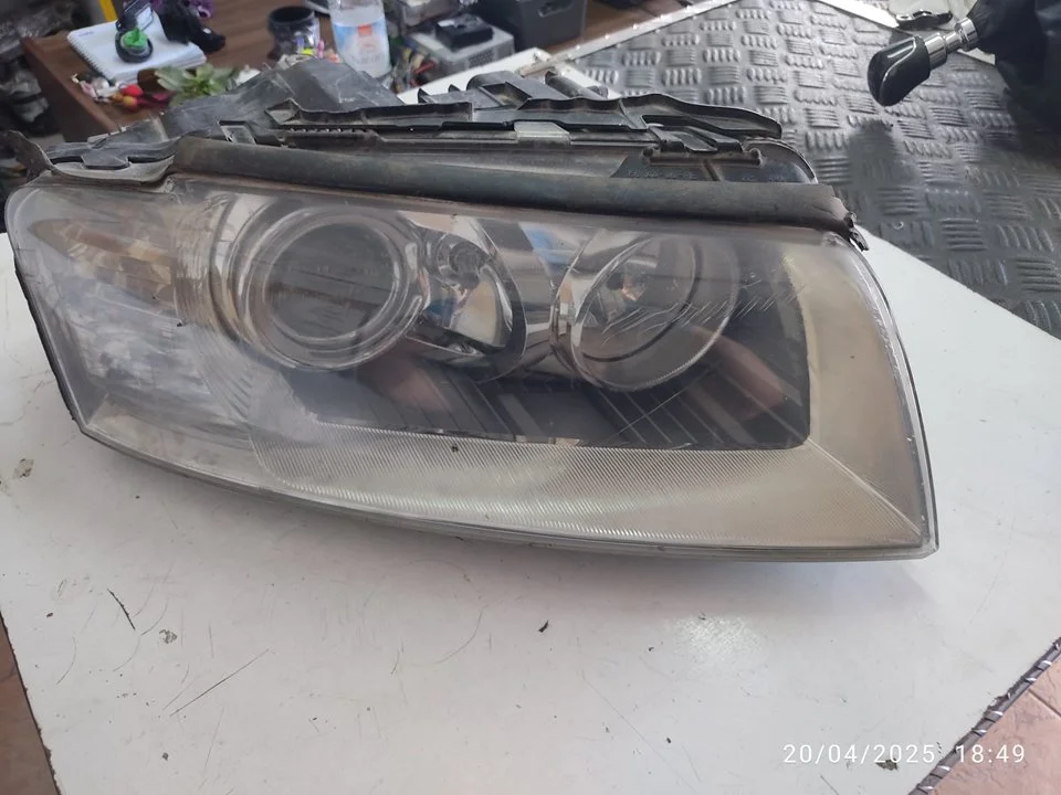 Foto de FARO DERECHO AUDI A8 (4E) referencia 15814400RE