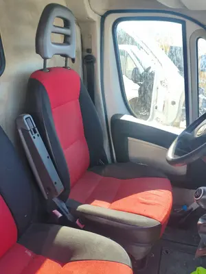 Foto de ASIENTO DELANTERO IZQUIERDO FIAT DUCATO 3 FURGÓN 33 2.2 JTD CAT (101 CV / 74 KW)
