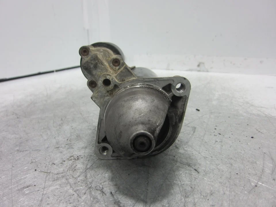 Foto de MOTOR ARRANQUE BMW SERIE 5 BERLINA (E39) 2.5 24V Turbodiesel CAT (163 CV / 120 KW) referencia 7785691