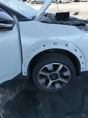 Foto de ALETA DELANTERA DERECHA CITROEN C4 CACTUS 1.2 12V VTi (82 CV / 60 KW) referencia 9801112080