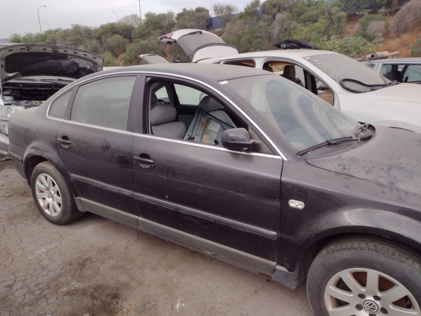 Foto de MANETA EXTERIOR DELANTERA DERECHA VOLKSWAGEN PASSAT BERLINA (3B3) 1.9 TDI (131 CV / 96 KW) referencia 3B0837207C FKZ