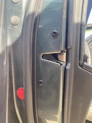 Foto de CERRADURA PUERTA DELANTERA IZQUIERDA BMW SERIE 1 BERLINA (E81/E87) 2.0 16V Diesel CAT (122 CV / 90 KW) referencia 51217202143 foto 5