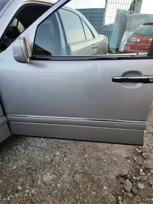 Foto de PUERTA DELANTERA IZQUIERDA MERCEDES-BENZ CLASE E (BM 210) BERLINA 3.2 CDI CAT (197 CV / 145 KW) referencia A210720150528