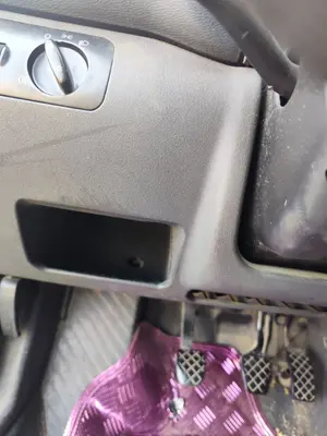 Foto de CAJA RELES / FUSIBLES AUDI A3 (8L) 1.9 TDI (110 CV / 81 KW)