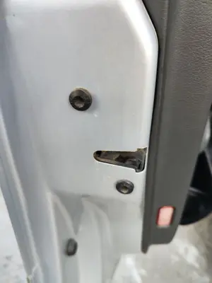 Foto de CERRADURA PUERTA DELANTERA IZQUIERDA AUDI A6 BERLINA (4B2) 2.5 V6 24V TDI (150 CV / 110 KW)