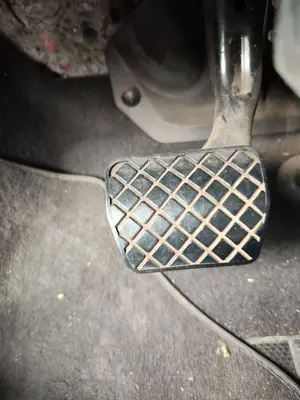 Foto de PEDAL FRENO VOLKSWAGEN POLO IV (9N1) 1.4 16V (75 CV / 55 KW)