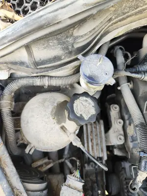 Foto de DEPOSITO LIMPIA PEUGEOT 207 1.4 HDi (68 CV / 50 KW) referencia 6431F3