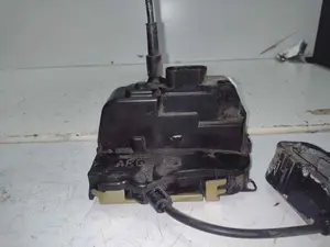 Foto de CERRADURA PUERTA TRASERA IZQUIERDA NISSAN PRIMERA BERLINA (P12) 1.9 16V Turbodiesel CAT (120 CV / 88 KW) referencia 250120 foto 11