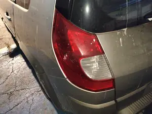 Foto de PILOTO TRASERO IZQUIERDO RENAULT SCENIC II (JM)