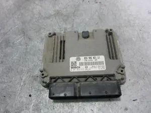 Foto de CENTRALITA MOTOR UCE SEAT LEON (1P1) 1.9 TDI (105 CV / 77 KW) referencia 03G906021LK
