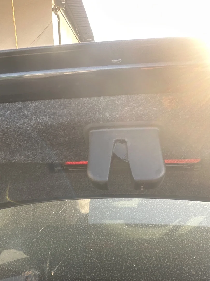 Foto de CERRADURA MALETERO / PORTON VOLKSWAGEN PASSAT BERLINA (3C2) 2.0 TDI (140 CV / 103 KW)
