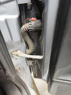 Foto de RETENEDOR PUERTA OPEL ZAFIRA A 2.0 DTI (101 CV / 74 KW)