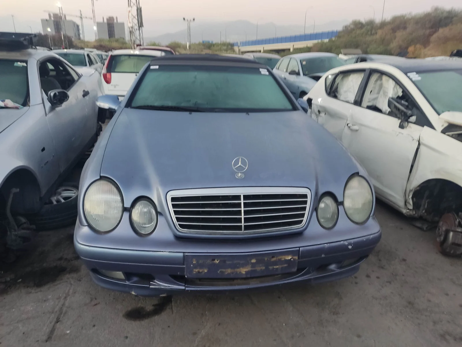 Foto de CAPO MERCEDES-BENZ CLK (BM 208) CABRIO 3.2 V6 18V CAT (218 CV / 160 KW) referencia A208880025728