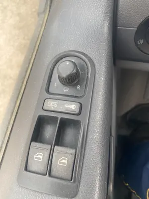 Foto de MANDO RETROVISOR VOLKSWAGEN T5 TRANSPORTER BUS (7H) 2.5 TDI (131 CV / 96 KW)