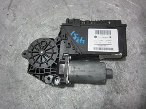Foto de MOTOR ELEVALUNAS TRASERO IZQUIERDO VOLKSWAGEN TOUAREG (7LA) 3.0 V6 TDI DPF (224 CV / 165 KW) referencia 0130821765 foto 2
