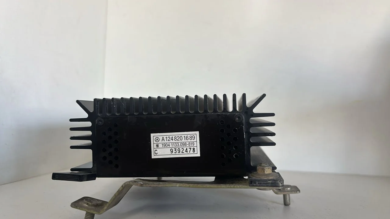 Foto de AMPLIFICADOR DE SONIDO MERCEDES-BENZ CLASE 124 (BM 124) BERLINA referencia A1248201689