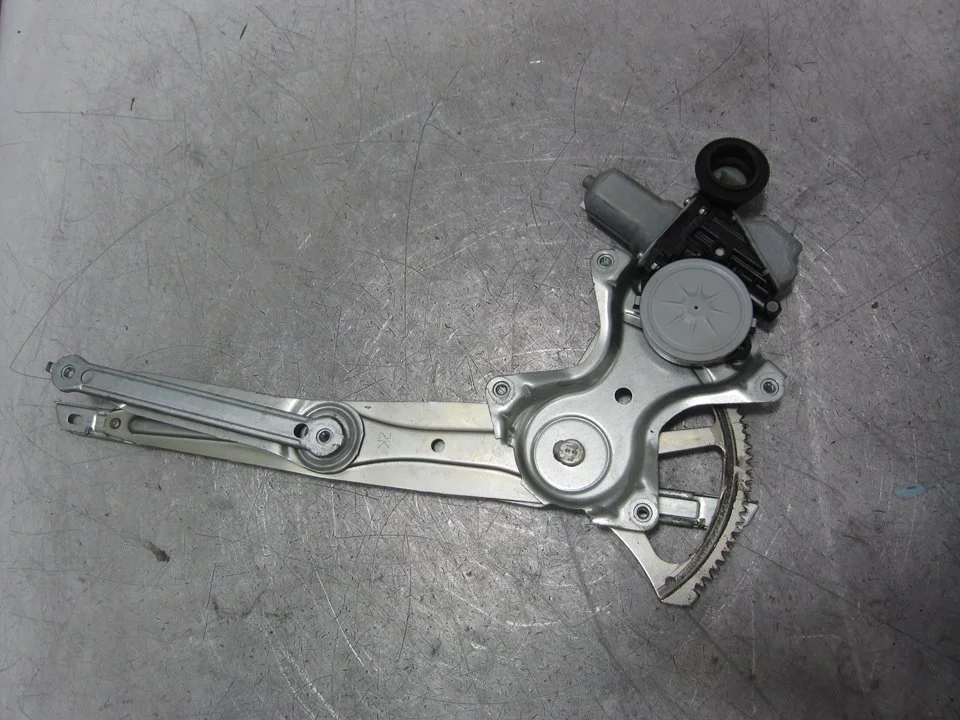 Foto de ELEVALUNAS DELANTERO IZQUIERDO LEXUS RX (GGL1/GYL1) 3.5 V6 24V CAT (249 CV / 183 KW) referencia 8572048080