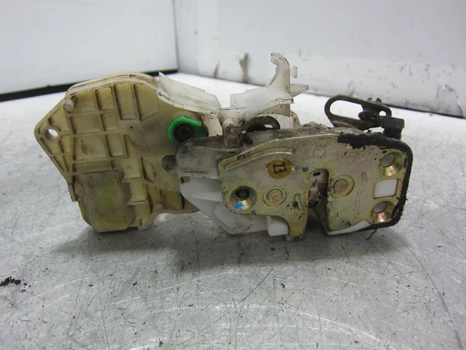 Foto de CERRADURA PUERTA DELANTERA IZQUIERDA HONDA JAZZ (GD1/5) 1.4 DSi CAT (83 CV / 61 KW) referencia 72150SAAG21