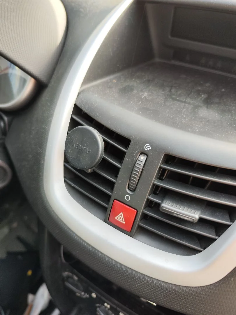 Foto de WARNING PEUGEOT 207 1.4 HDi (68 CV / 50 KW)