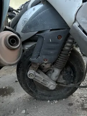Foto de AMORTIGUADOR DELANTERO PIAGGIO (VESPA) ZIP 49 cm3 - 2.1 kW (2 CV / 2 KW)