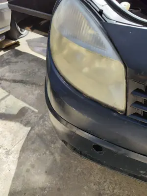 Foto de FARO DERECHO RENAULT SCENIC II (JM) 1.5 dCi Diesel (101 CV / 74 KW) referencia 7701064130 foto 2