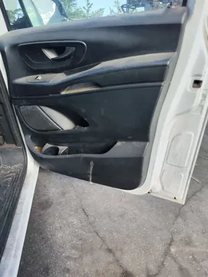 Foto de GUARNECIDO PUERTA DELANTERA DERECHA MERCEDES-BENZ VITO FURGÓN (447) 1.6 CDI CAT (114 CV / 84 KW) referencia A4477207200
