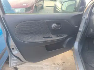 Foto de GUARNECIDO PUERTA DELANTERA IZQUIERDA NISSAN NOTE (E11E) 1.4 CAT (88 CV / 65 KW) referencia 809019U04B