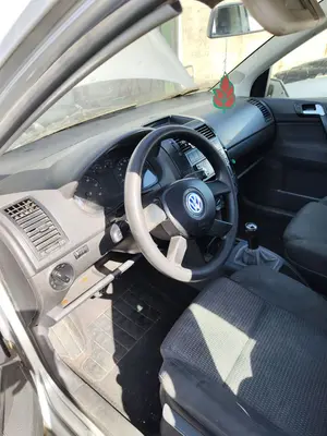 Foto de SALPICADERO VOLKSWAGEN POLO IV (9N1) 1.4 16V (75 CV / 55 KW) referencia 6Q1857001KLFKZ