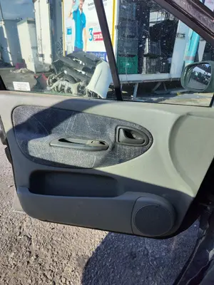Foto de GUARNECIDO PUERTA DELANTERA IZQUIERDA RENAULT SCENIC I (JA...) 1.9 dCi Diesel CAT (102 CV / 75 KW) referencia 7700843144 foto 2