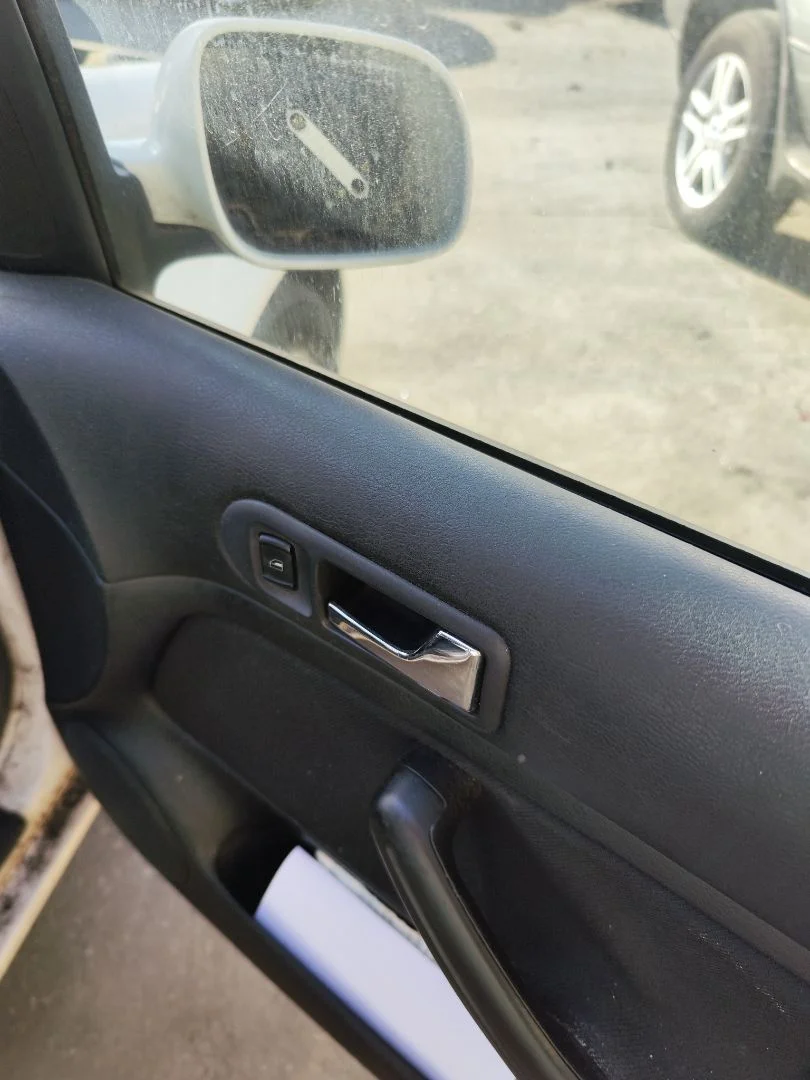 Foto de ELEVALUNAS DELANTERO DERECHO VOLKSWAGEN GOLF IV BERLINA (1J1)(10.1997) 2.0 (116 CV / 85 KW)