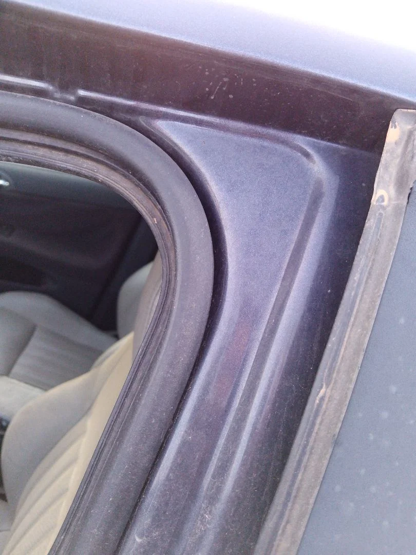 Foto de GOMAS CONTORNO PUERTA ALFA ROMEO 147 (190) 1.9 JTD CAT (110 CV / 81 KW)