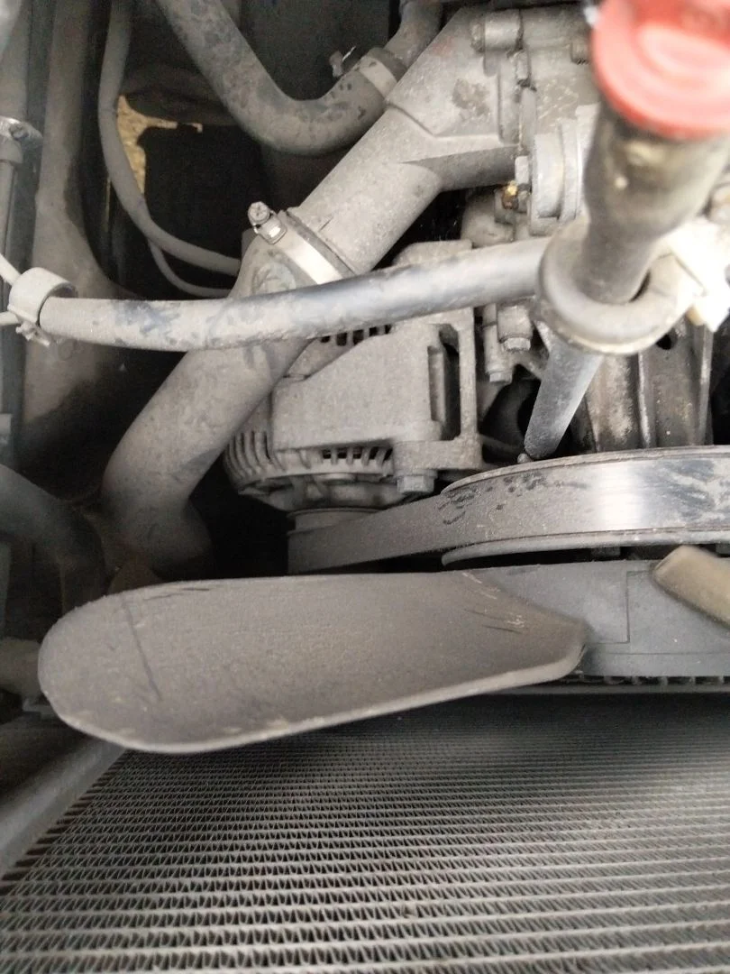 Foto de ALTERNADOR MERCEDES-BENZ CLASE E (BM 210) BERLINA 3.0 Diesel CAT (136 CV / 100 KW)