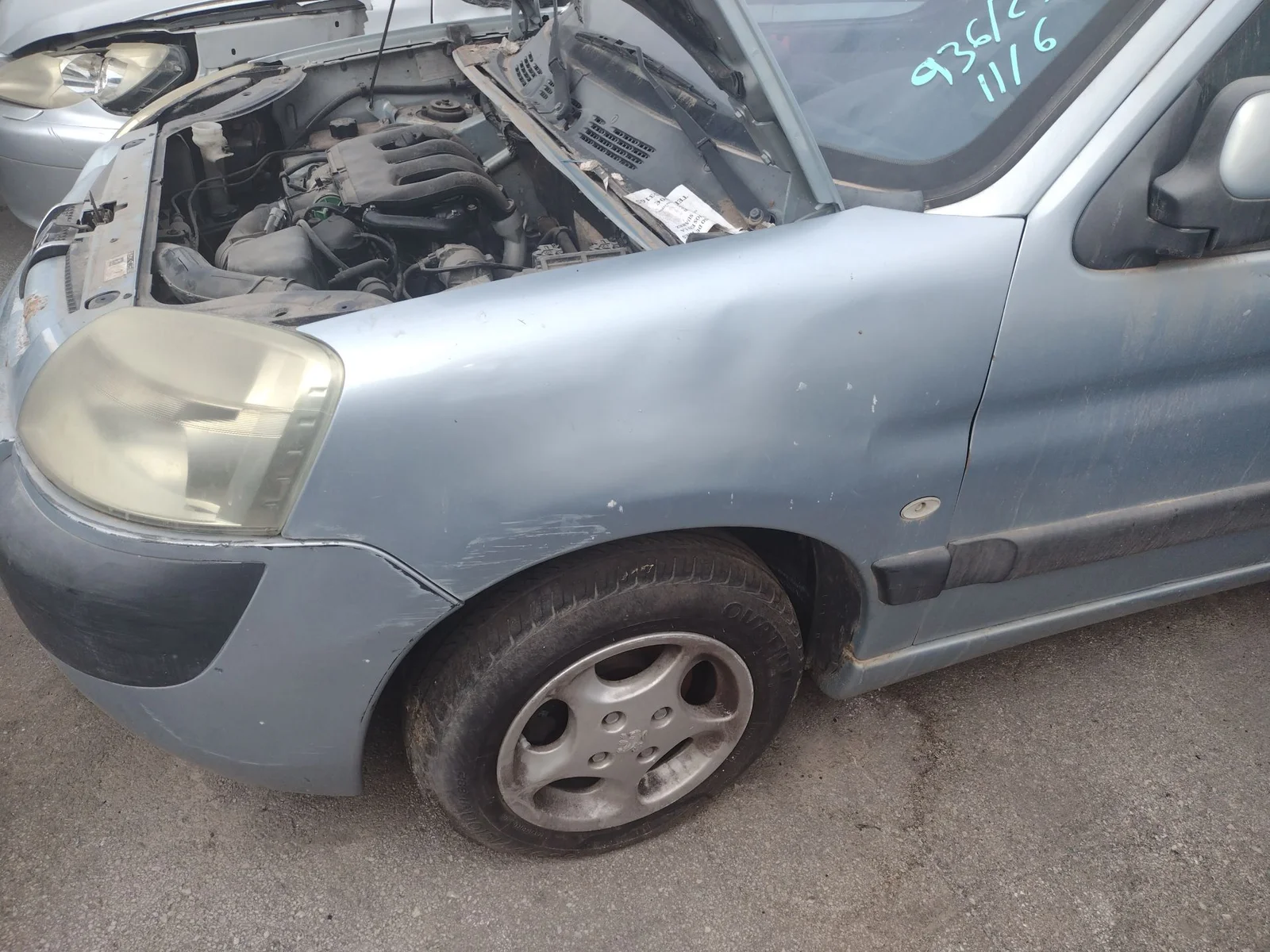 Foto de ALETA DELANTERA IZQUIERDA CITROEN BERLINGO 1.9 Diesel (69 CV / 51 KW) referencia 9824658580