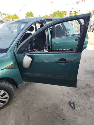 Foto de PUERTA DELANTERA IZQUIERDA FORD FOCUS BERLINA (CAK) 1.6 16V CAT (101 CV / 74 KW)