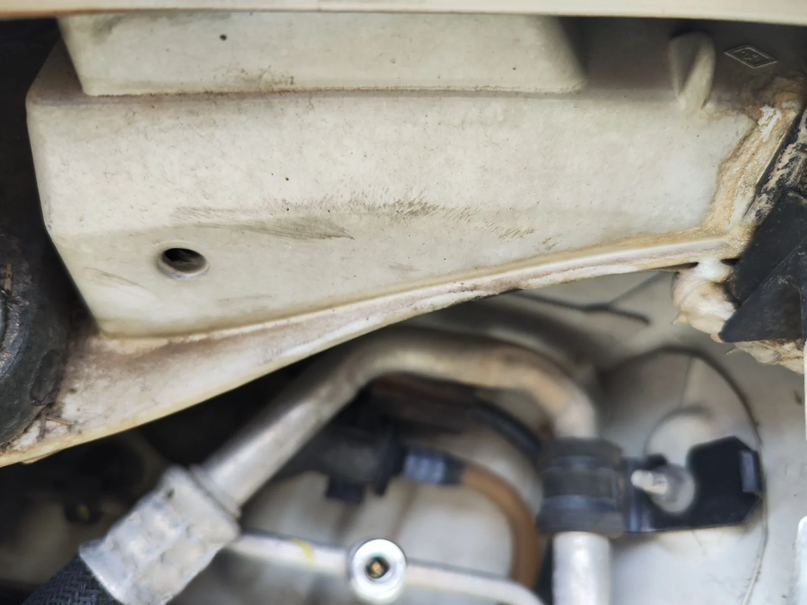 Foto de PUNTA CHASIS DELANTERA RENAULT CLIO III 1.5 dCi Diesel FAP (75 CV / 55 KW)