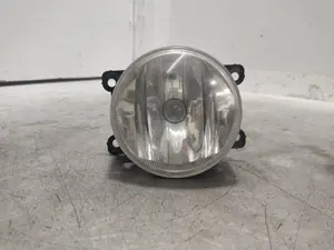 Foto de FARO ANTINIEBLA IZQUIERDO PEUGEOT 208 1.2 12V e-VTi / PureTech (81 CV / 60 KW) referencia S046192