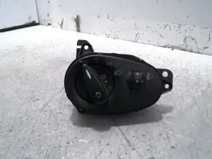 Foto de MANDO LUCES FORD FOCUS BERLINA (CAK) 2.0 16V CAT (131 CV / 96 KW) referencia 98AG13A024CH