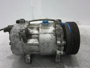 Foto de COMPRESOR AIRE ACONDICIONADO VOLKSWAGEN GOLF IV BERLINA (1J1)(10.1997) 1.9 TDI (110 CV / 81 KW) referencia 1J0820803A foto 2