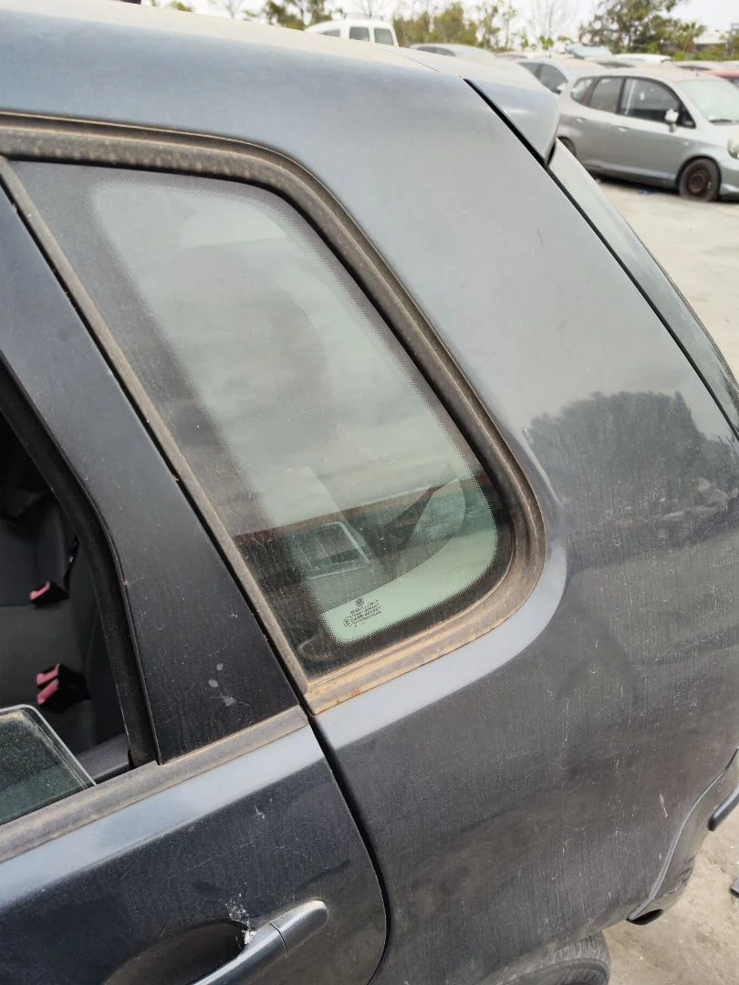 Foto de LUNA CUSTODIA TRASERA IZQUIERDA VOLKSWAGEN POLO IV (9N1) 1.4 16V (75 CV / 55 KW)