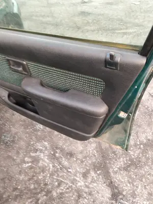 Foto de ELEVALUNAS DELANTERO DERECHO PEUGEOT 106 (S2) 1.1  (60 CV / 44 KW)