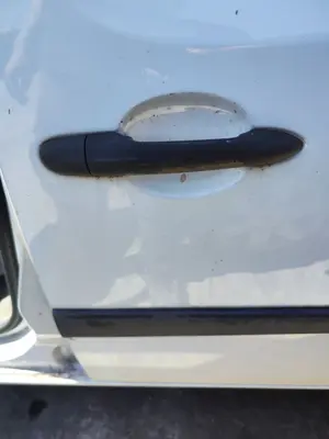 Foto de MANETA EXTERIOR LATERAL IZQUIERDA RENAULT KANGOO II (F/KW0) 1.5 dCi Diesel CAT (86 CV / 63 KW)