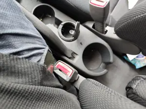 Foto de ENGANCHE CINTURON DELANTERO IZQUIERDO KIA RIO (JB) 1.5 CRDi (110 CV / 81 KW)